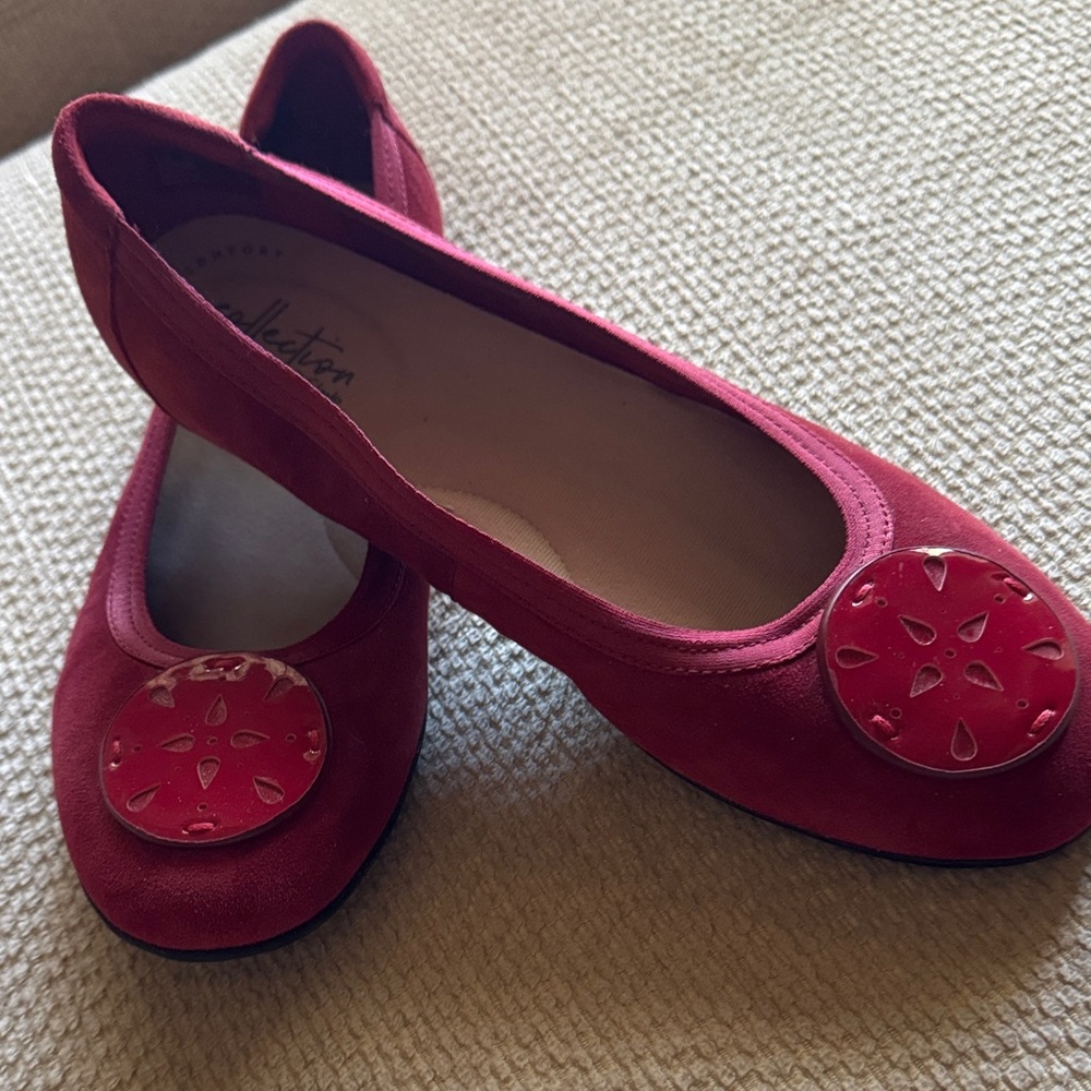Collection by Clarks Red Women's Flats NEW 9M